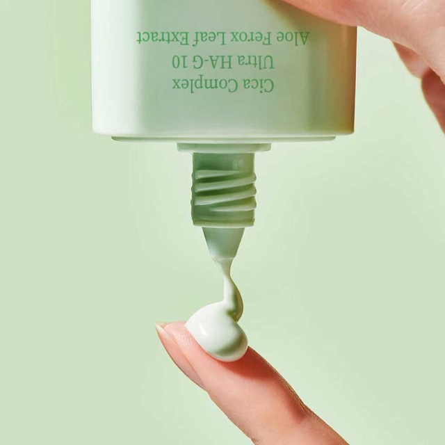 Cica Calming Sun Serum SPF50+ / PA++++ - Tocobo