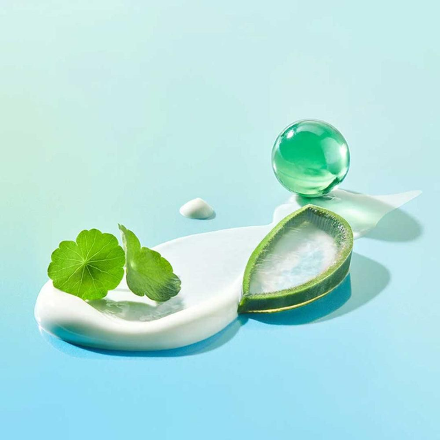 Cica Calming Sun Serum SPF50+ / PA++++ - Tocobo