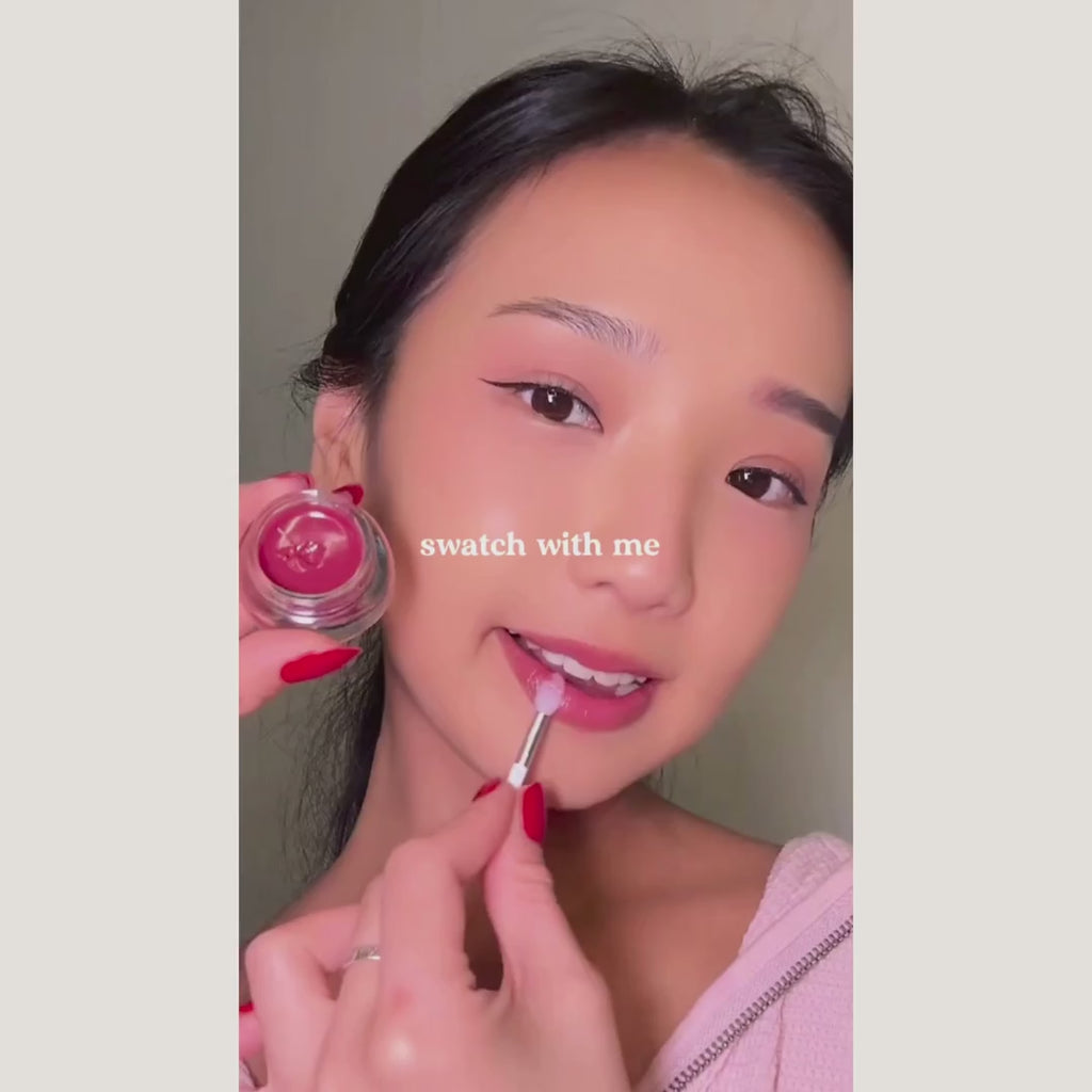 Never Been Kissed Lip Gloss y Bálsamo (Love Bug) - Kara Beauty